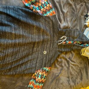 Selling I have to many clothes
It keeps me warm a little to big for me